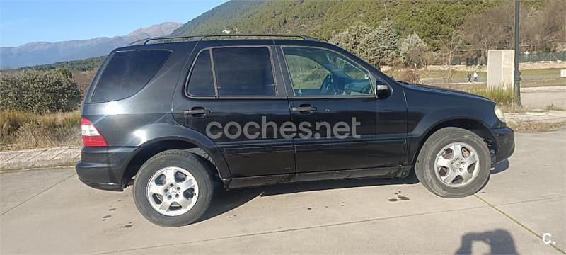 Usado Mercedes ML270 163 CV (119 kW) 2004 Negro SUV