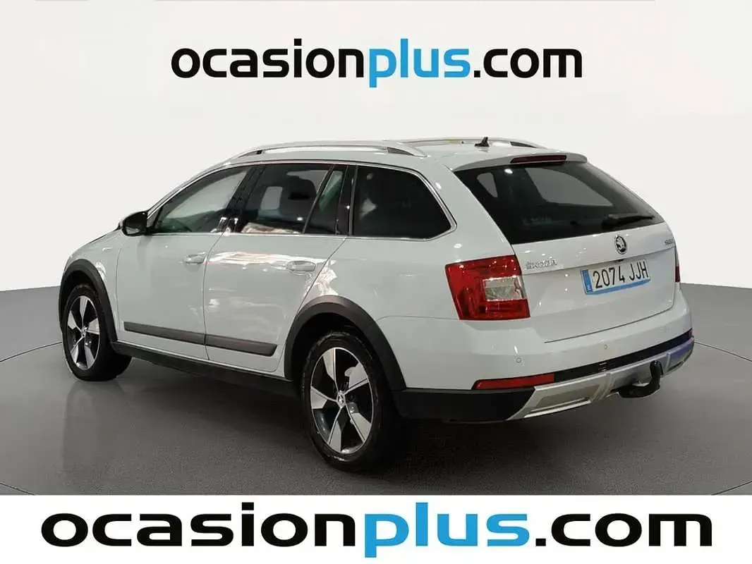Usado Skoda Octavia 184 CV (135 kW) 2015 Blanco Familiar