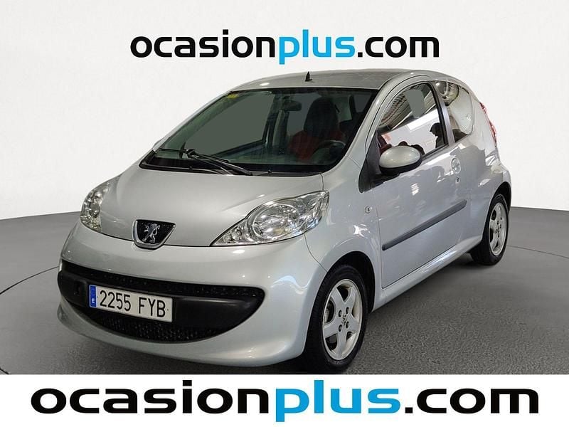 Gris plata Usado 2007 Peugeot 107 Urban Move Utilitario | 4390 € (Precio justo) - Imagen 1/4