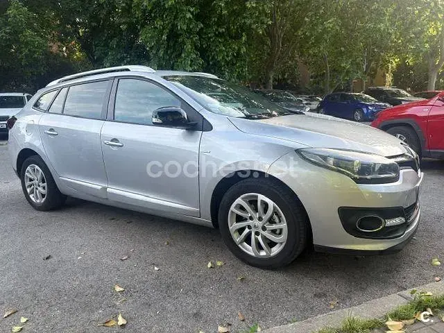 Usado Renault Mégane GrandTour LIMITED 115 CV (84 kW) 2015 Blanco Familiar