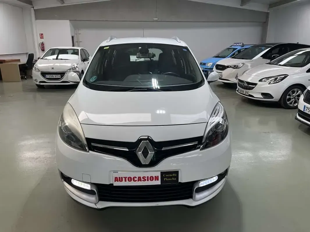 Usado Renault Scenic E-Tech 116 CV (85 kW) 2015 Blanco Monovolumen