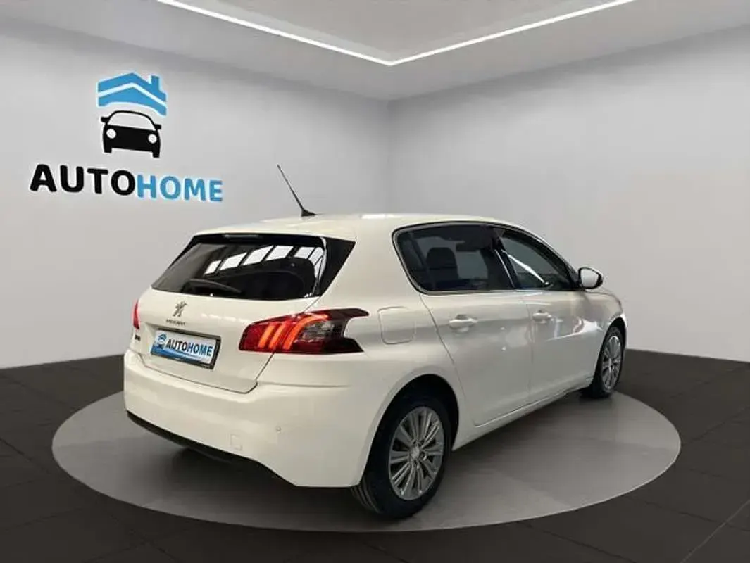 Usado Peugeot 308 Allure 131 CV (96 kW) 2021 Blanco Utilitario