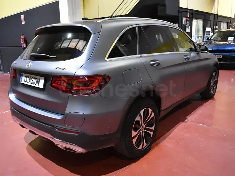 Usado Mercedes GLC300e 320 CV (235 kW) 2022 Gris / plata SUV