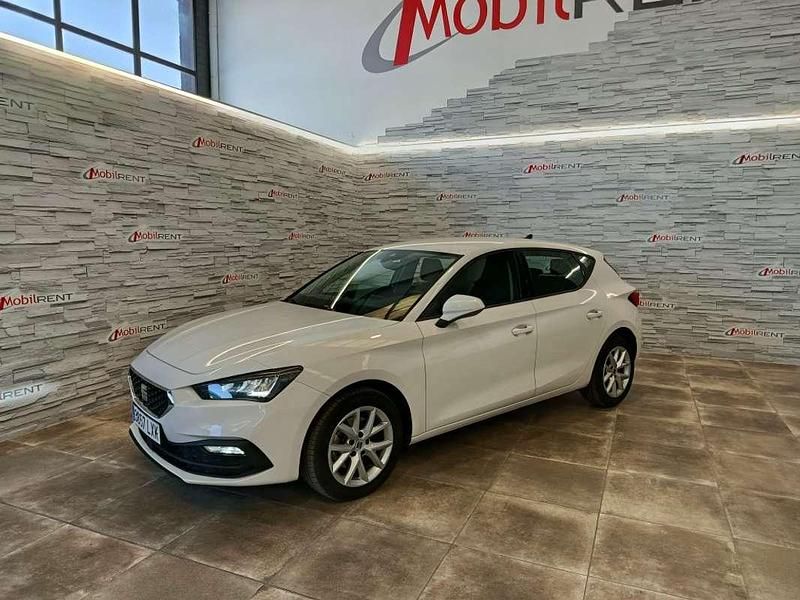 Usado Seat Leon Style 116 CV (85 kW) 2022 Blanco Utilitario