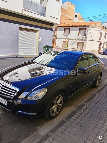 Usado Mercedes E220 Elegance 170 CV (125 kW) 2011 Negro Berlina