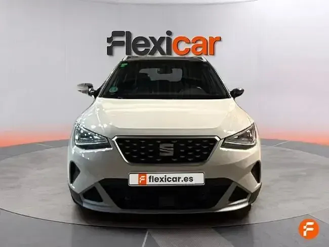 Usado Seat Arona Style Plus 110 CV (80 kW) 2022 Blanco SUV