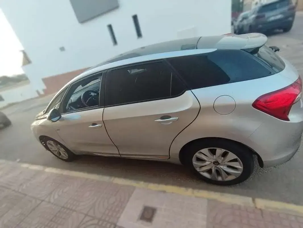 Usado Citroën DS5 200 CV (147 kW) 2015 Gris Utilitario