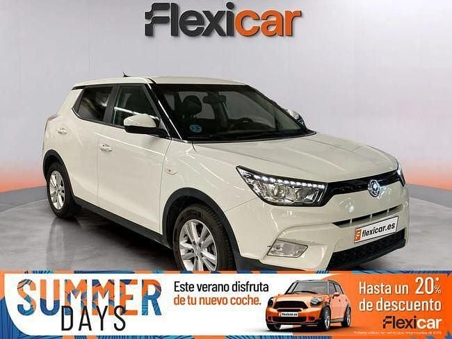 Blanco Usado 2016 Ssangyong Tivoli Limited SUV | 11.990 € (Precio justo) - Imagen 1/4