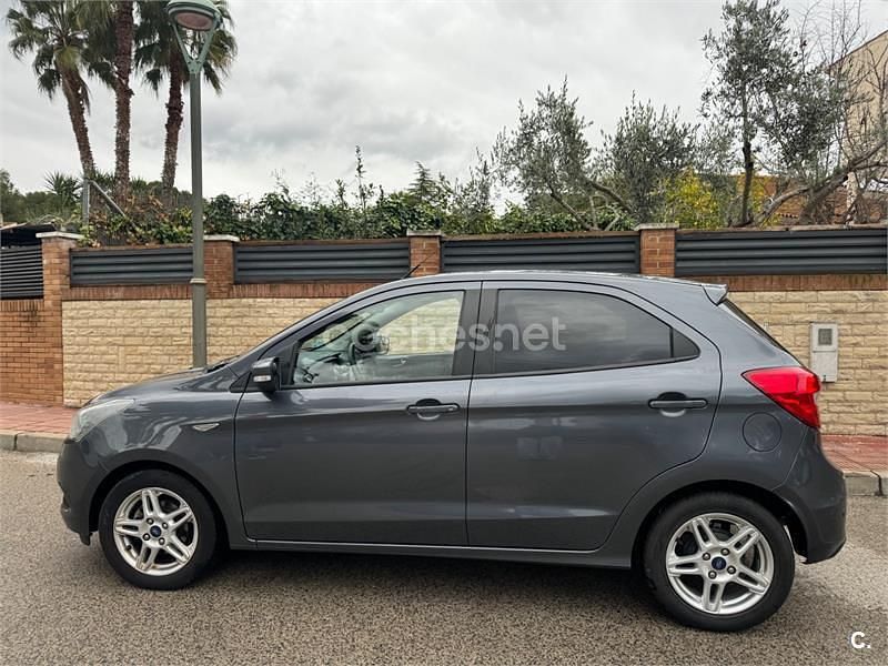 Gris / plata Usado 2018 Ford Ka Plus Ultimate Utilitario | 8250 € (Precio justo) - Imagen 1/4