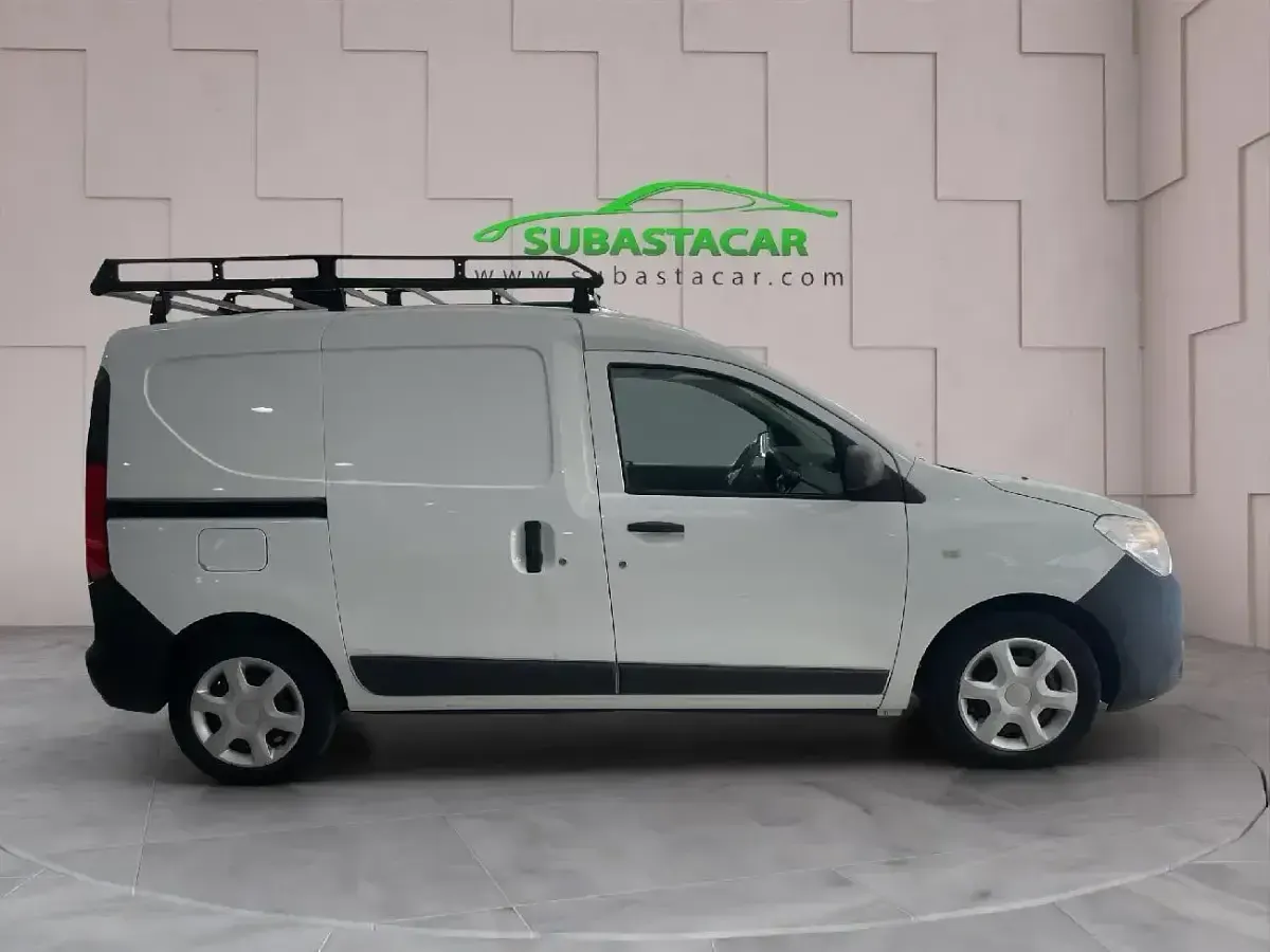 Usado Dacia Dokker Essentiel 75 CV (55 kW) 2019 Blanco Monovolumen