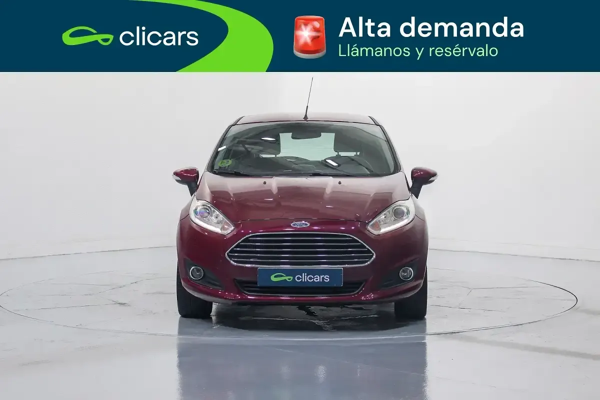 Usado Ford Fiesta Titanium 95 CV (69 kW) 2015 Rojo Utilitario