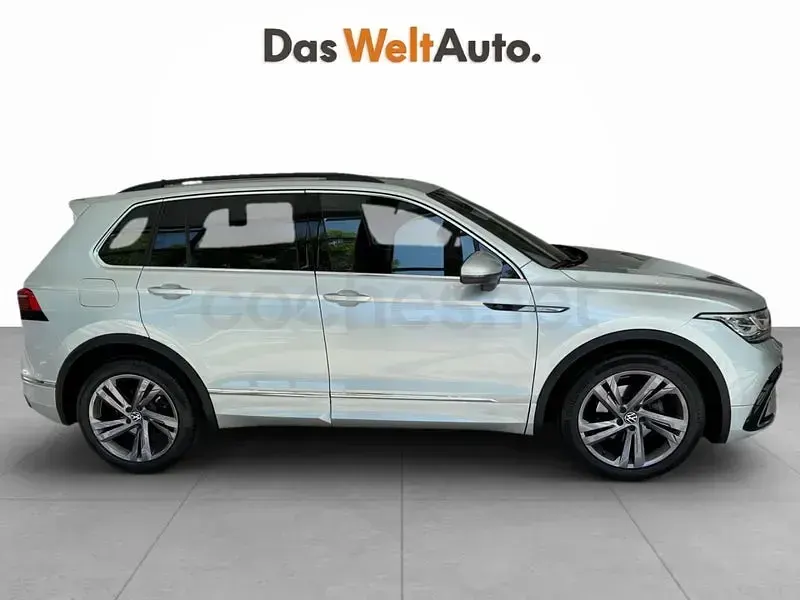 Usado VW Tiguan R-line 150 CV (110 kW) 2023 Gris / plata SUV