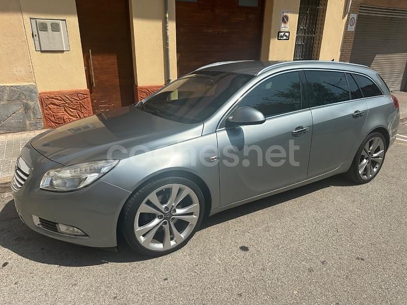 Gris / plata Usado 2011 Opel Insignia Cosmo Familiar | 6950 € (Precio justo) - Imagen 1/4