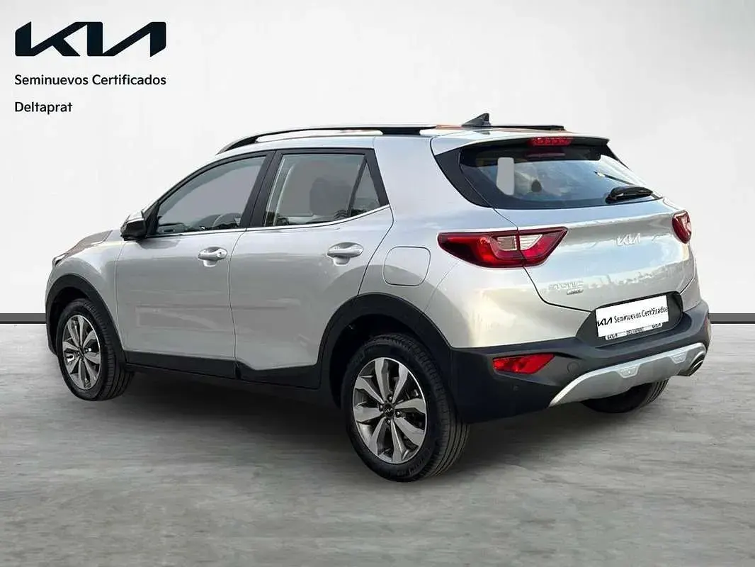 Usado Kia Stonic 101 CV (74 kW) 2025 Plateado SUV