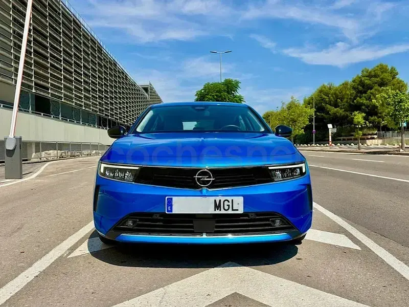 Usado Opel Astra Edition 130 CV (95 kW) 2023 Azul Utilitario