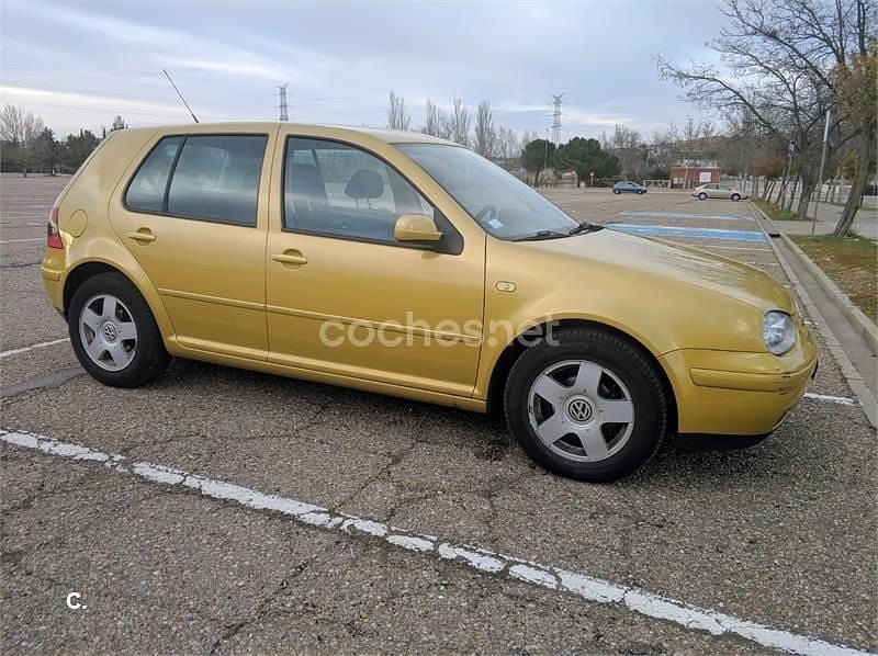 Usado VW Golf III Conceptline 100 CV (73 kW) 1999 Amarillo Berlina