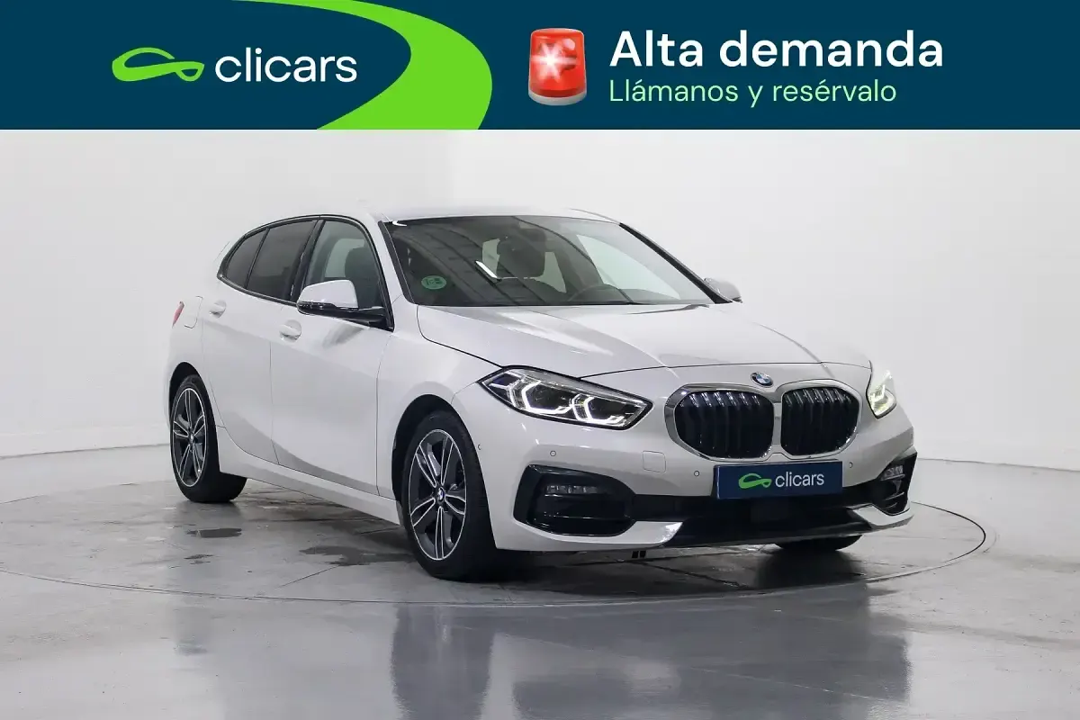 Begagnad BMW 120 190 HK (139 kW) 2022 Vit Halvkombi