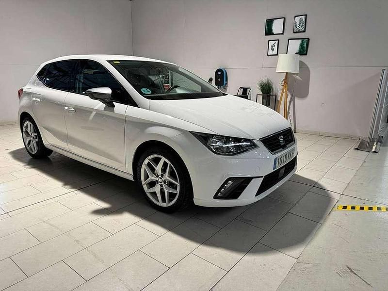 Blanco Usado 2018 Seat Ibiza FR Utilitario | 15.790 € (Precio justo) - Imagen 1/4