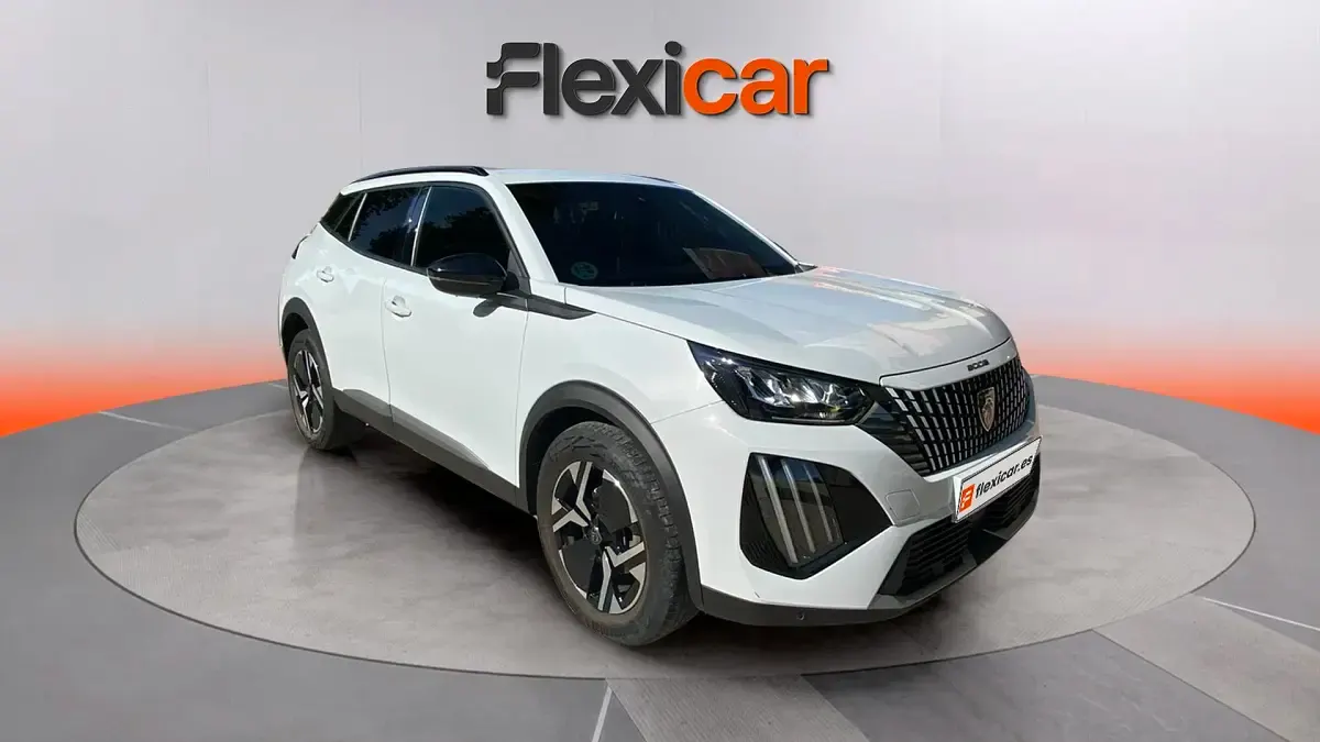 Usado Peugeot 2008 Allure 102 HP (75 kW) 2024 SUV