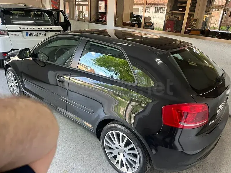 Usado Audi A3 Ambiente 125 CV (91 kW) 2009 Negro Utilitario