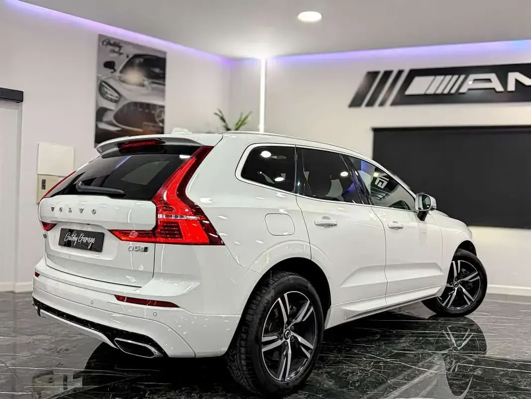 Usado Volvo XC60 R-Design 235 CV (172 kW) 2019 Blanco SUV