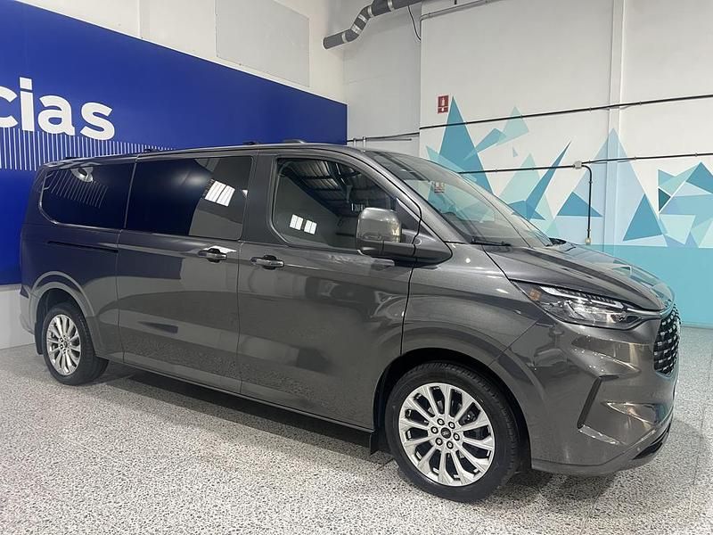 Usado Ford Tourneo Custom Titanium 150 CV (110 kW) 2024 Gris Van