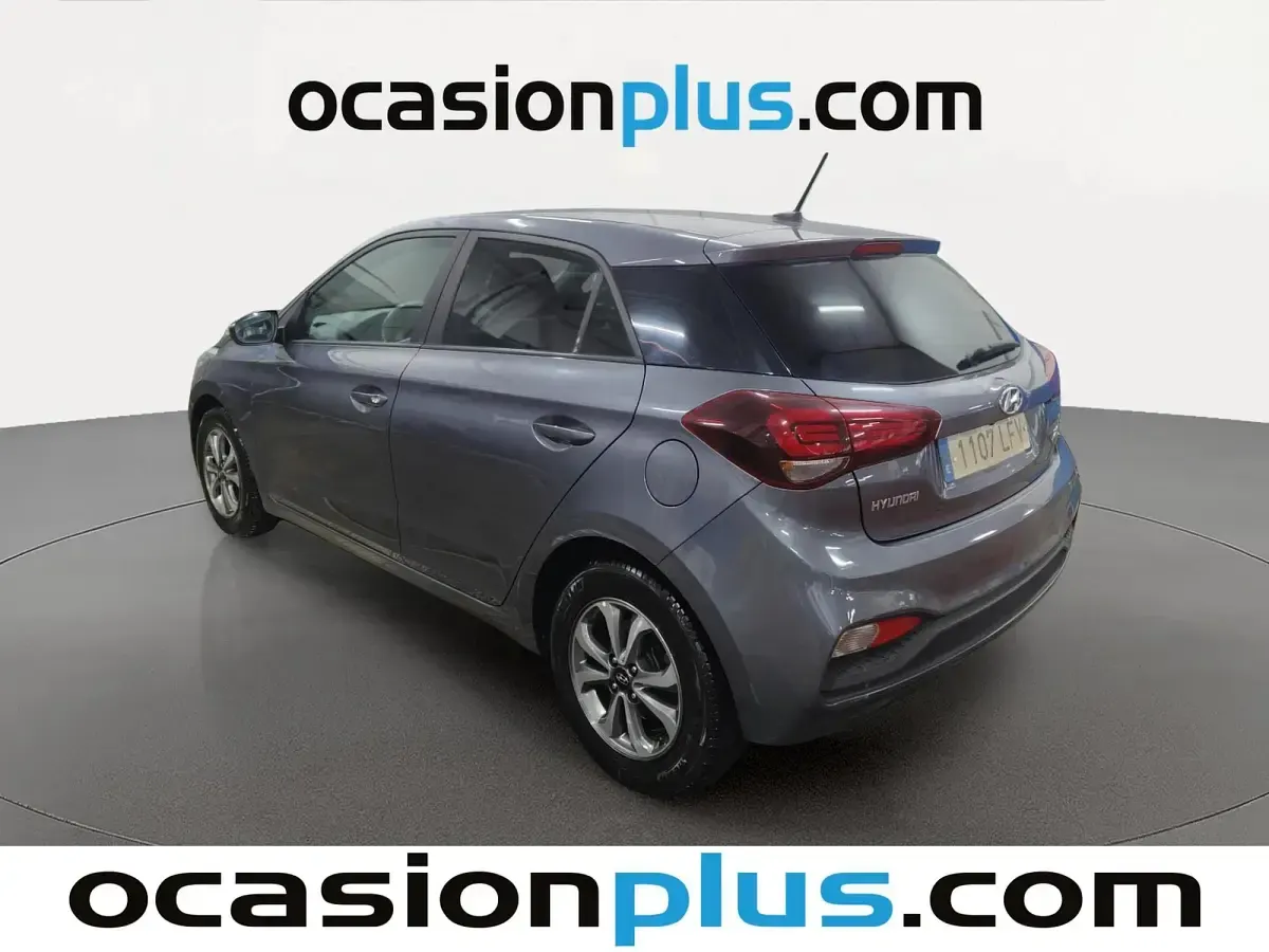 Usado Hyundai i20 84 CV (61 kW) 2020 Gris Utilitario