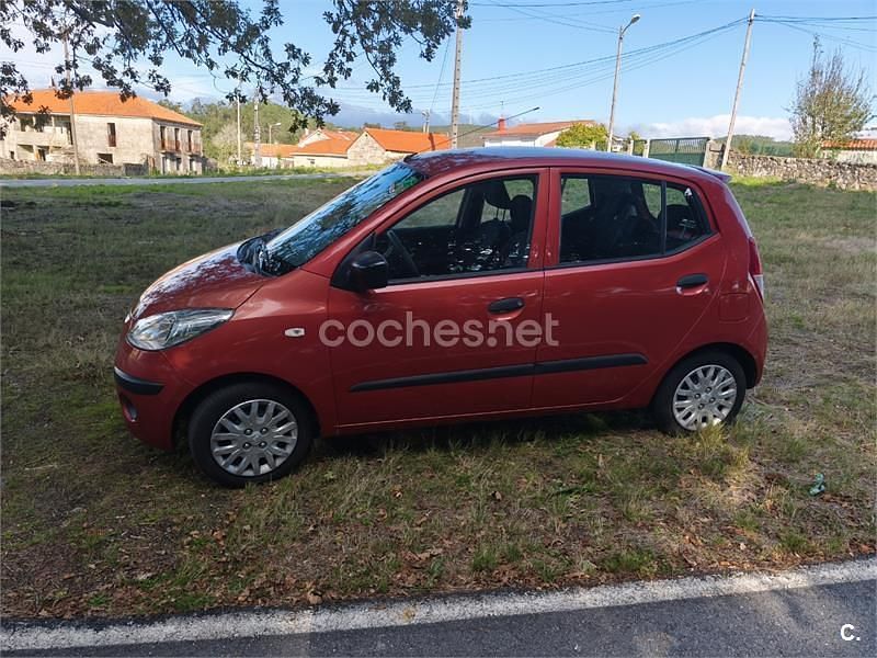 Granate Usado 2010 Hyundai i10 Comfort Utilitario | 4390 € (Precio justo) - Imagen 1/4