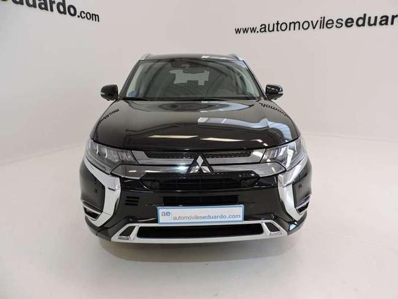 Usado Mitsubishi Outlander P-HEV 224 CV (164 kW) 2021 Negro SUV
