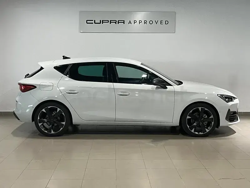 Usado Cupra Leon 150 CV (110 kW) 2023 Blanco Berlina