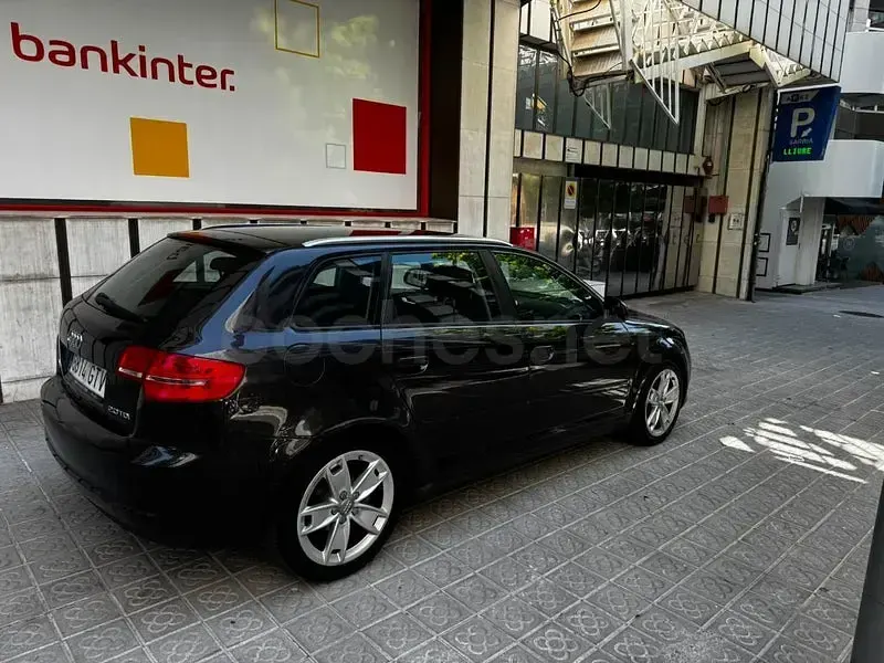 Usado Audi A3 Ambiente 140 CV (102 kW) 2010 Negro Utilitario