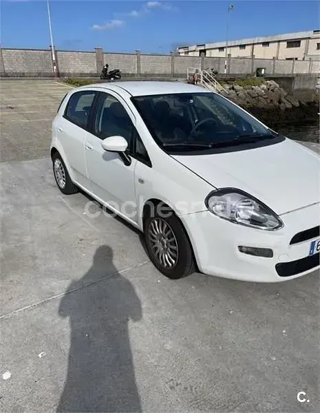 Usado Fiat Punto Easy 75 CV (55 kW) 2014 Blanco Utilitario