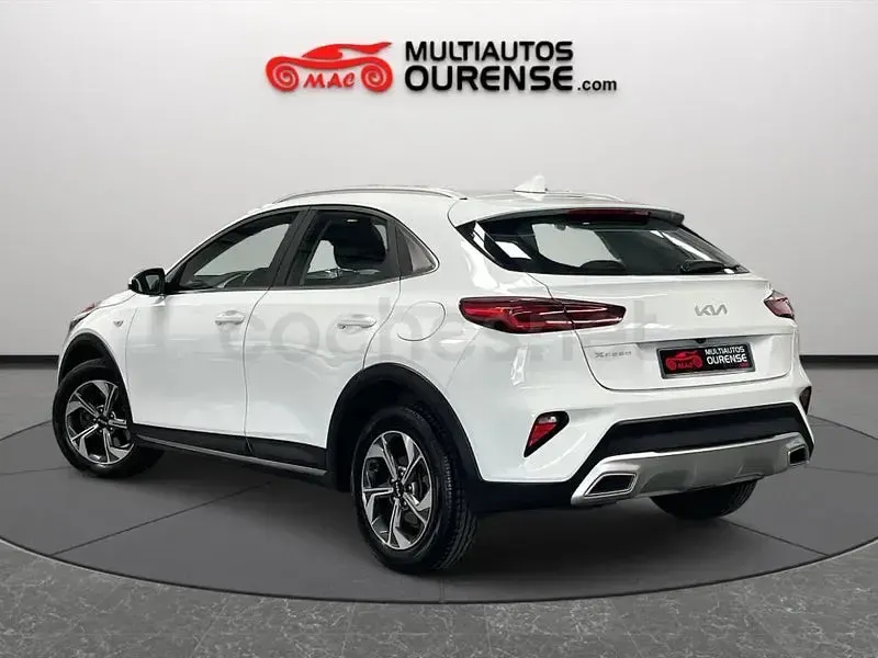 Usado Kia XCeed 136 CV (100 kW) 2022 Blanco SUV