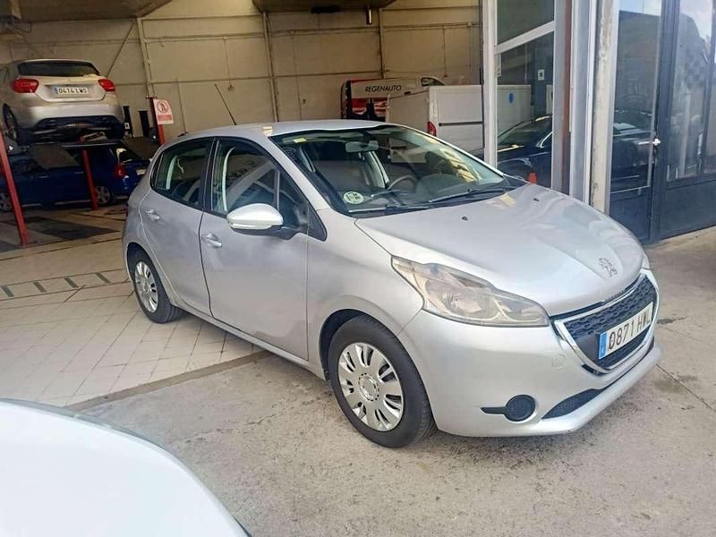 Usado 2014 Peugeot 208 Style Utilitario | 4990 € (Super precio) - Imagen 1/4