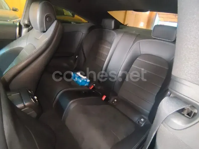Usado Mercedes C220 AMG line 170 CV (125 kW) 2016 Negro Coupe