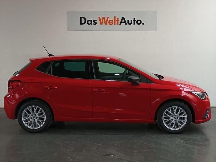 Usado Seat Ibiza 116 CV (85 kW) 2024 Rojo Utilitario