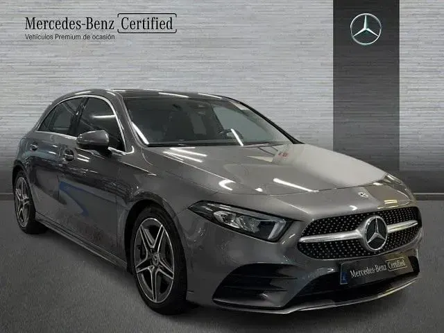 Usado Mercedes A180 116 CV (85 kW) 2021 Gris montaña Berlina