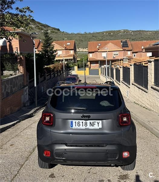 Usado Jeep Renegade North 130 CV (95 kW) 2025 Gris / plata SUV