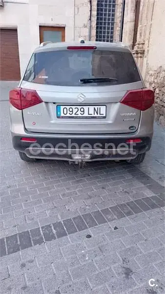 Usado Suzuki Vitara 129 CV (94 kW) 2021 Gris / plata SUV