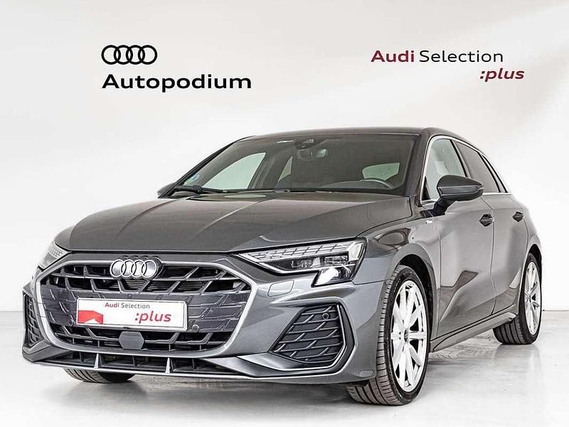 Gris Usado 2025 Audi A3 Sportback S-Line Utilitario | 32.800 € (Precio justo) - Imagen 1/4