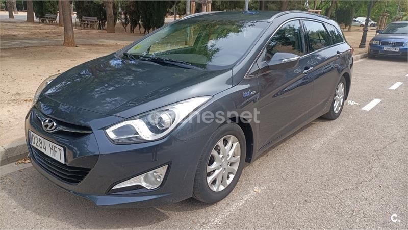 Gris / plata Usado 2011 Hyundai i40 Familiar | 5000 € (Buen precio) - Imagen 1/4
