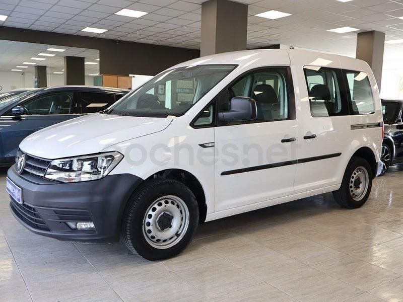 Usado VW Caddy Trendline 110 CV (80 kW) 2020 Blanco Monovolumen