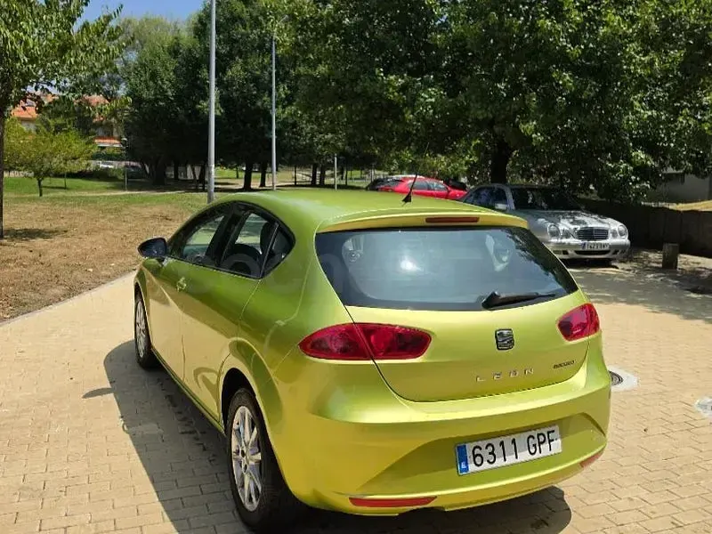 Usado Seat Leon Ecomotive 105 CV (77 kW) 2009 Verde Utilitario
