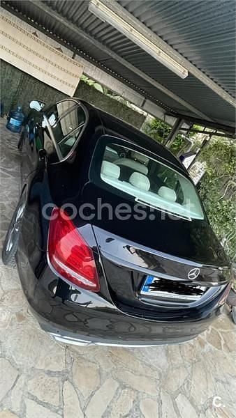 Usado Mercedes C200 150 CV (110 kW) 2018 Negro Familiar