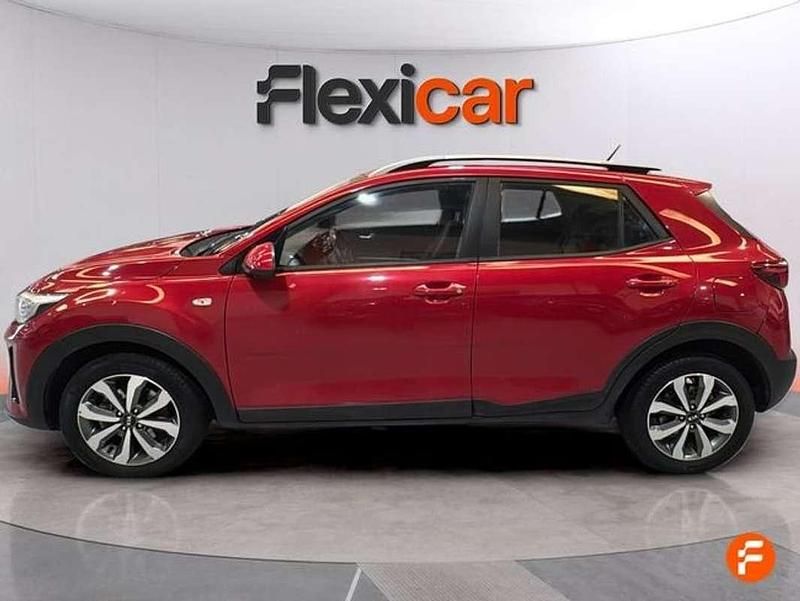 Usado Kia Stonic 84 CV (61 kW) 2021 Rojo SUV