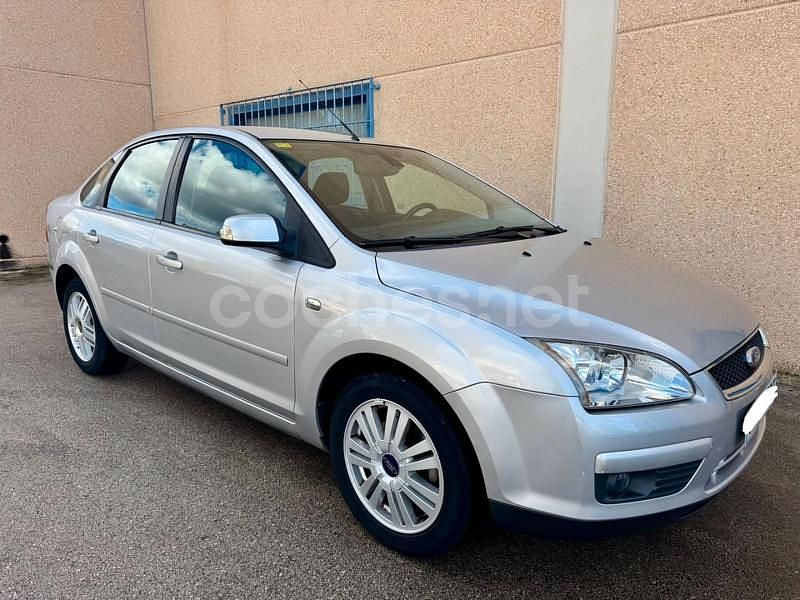Gris / plata Usado 2007 Ford Focus Ghia Berlina | 3500 € (Buen precio) - Imagen 1/4
