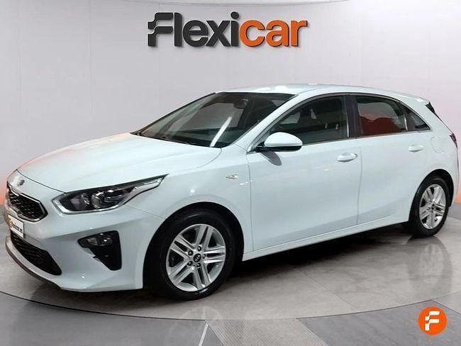 Usado Kia Ceed 120 CV (88 kW) 2021 Blanco Utilitario