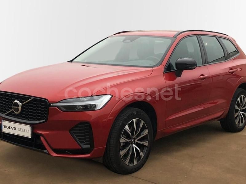 Usado Volvo XC60 Plus 250 CV (183 kW) 2025 Granate SUV
