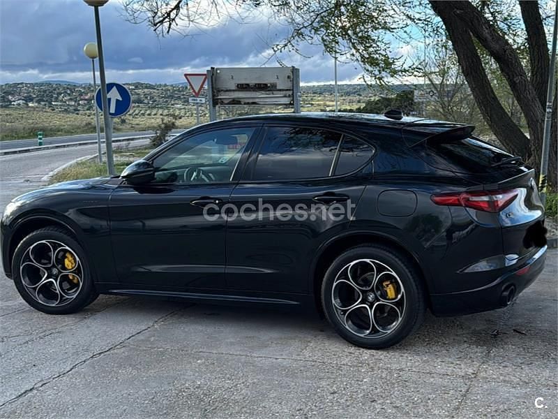 Negro Usado 2021 Alfa Romeo Stelvio Veloce SUV | 28.700 € (Precio justo) - Imagen 1/4