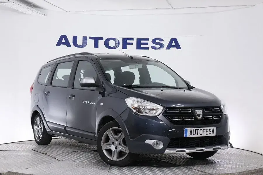 Usado Dacia Lodgy Stepway 115 CV (84 kW) 2019 Gris titanio Monovolumen